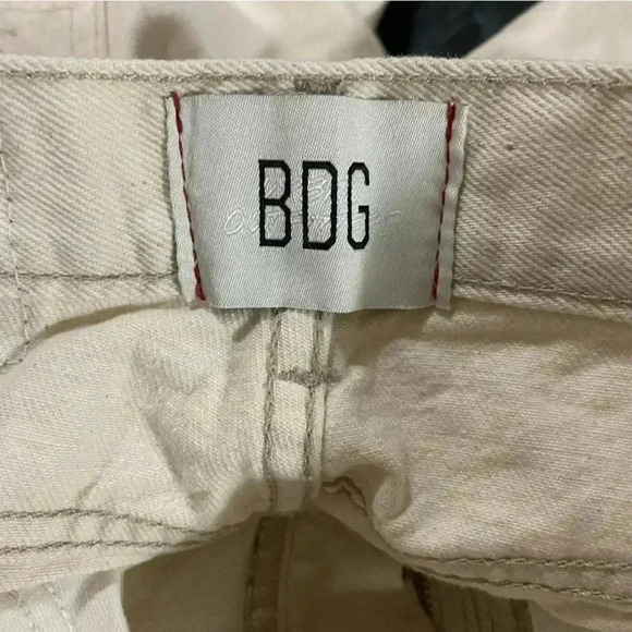 🎈BDG Y2K High waisted distressed baggy cream  jeans - Picture 4 of 8